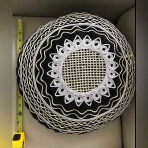 Vintage Exquisite Accent Cushion
D: 14”